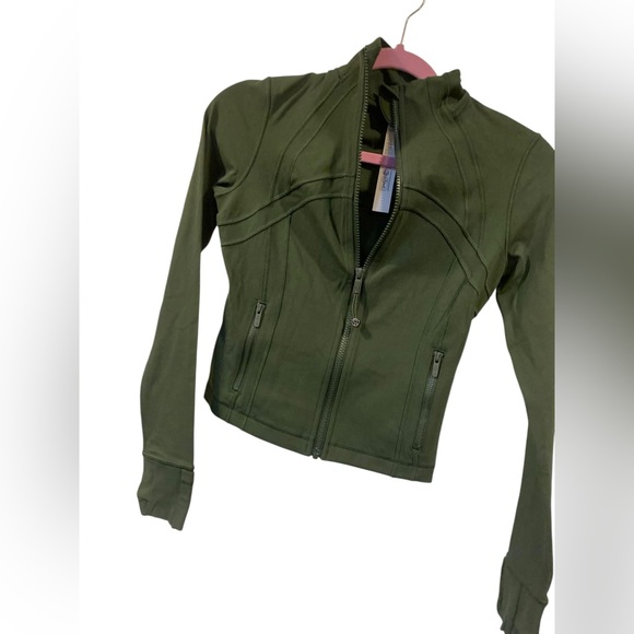 NWT Lululemon define cropped jacket Nulu RAINFOREST GREEN Size 4